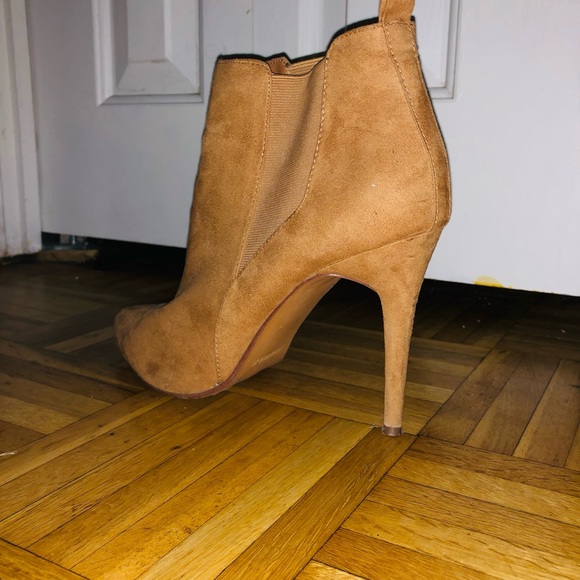 Boots heels - Picture 4 of 4